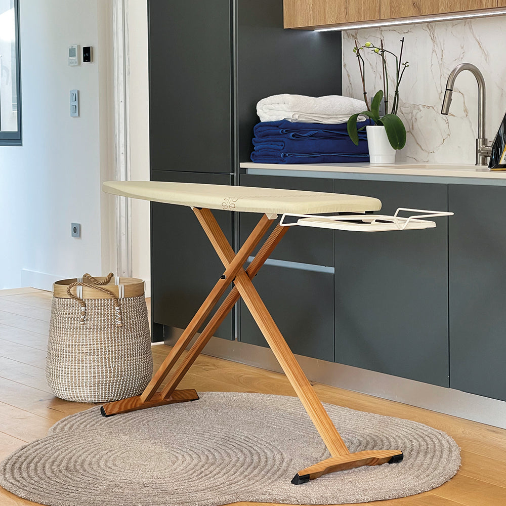 Table Repasser TAIGA Bois Massif 130x47cm | Repose Centrale Vapeur KITCHEN-MOVE.COM Table Repasser TAIGA Bois Massif 130x47cm | Repose Centrale Vapeur KITCHEN-MOVE.COM