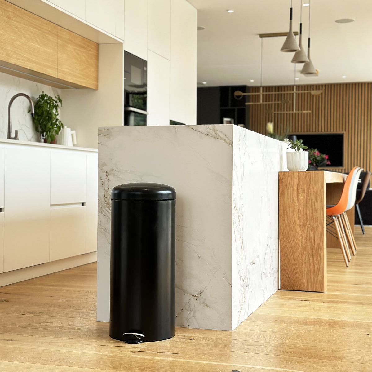 mülleimer mit pedal Basic Chic zylindrischer Küchen-Treteimer 30L URBAN Mattschwarz in Edelstahl mit Eimer – KITCHEN-MOVE.COM