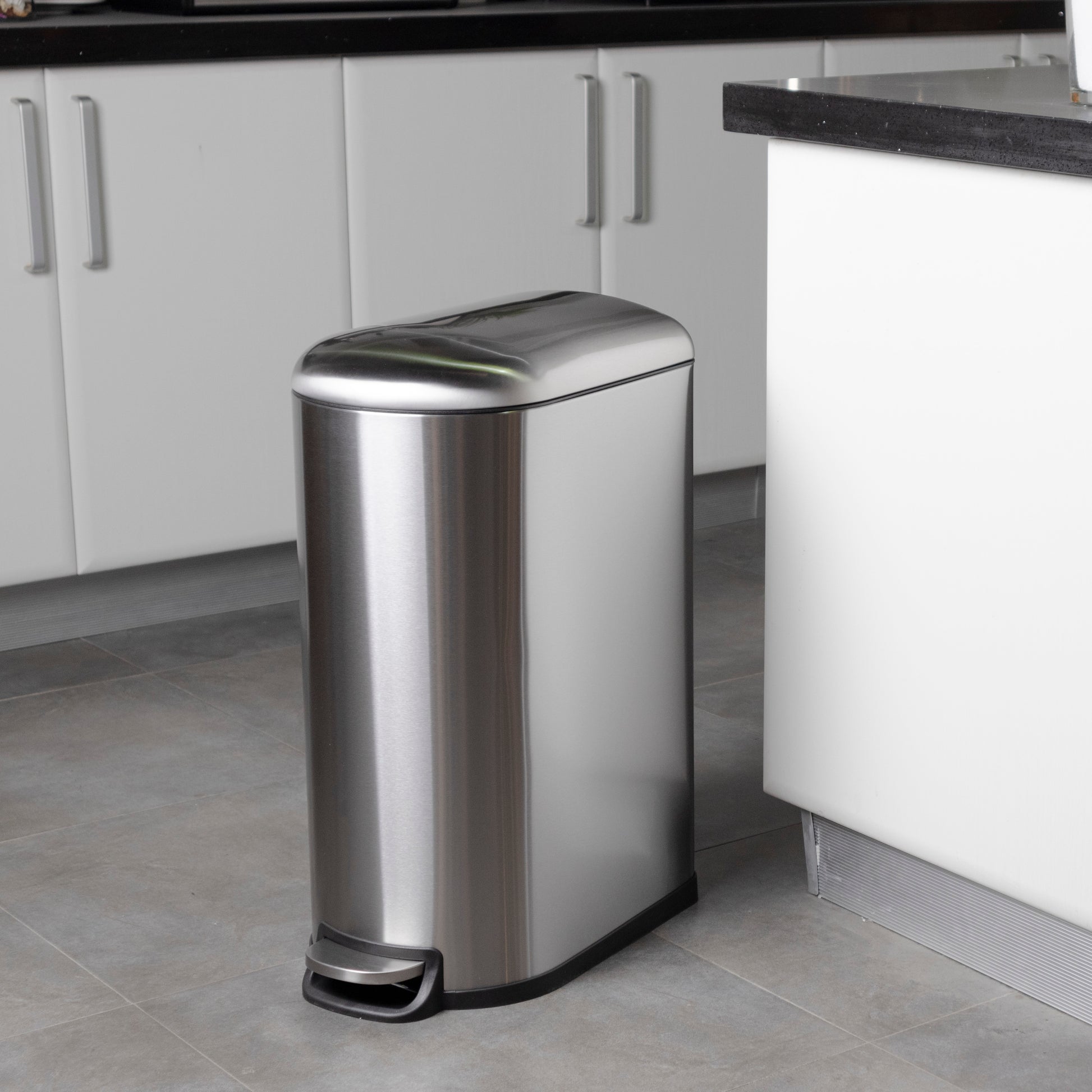 mülleimer mit pedal 40l Schmaler Küchenabfalleimer mit Pedal aus Stahl 40L FULLER in gebürstetem Edelstahl-Design – KITCHEN-MOVE.COM